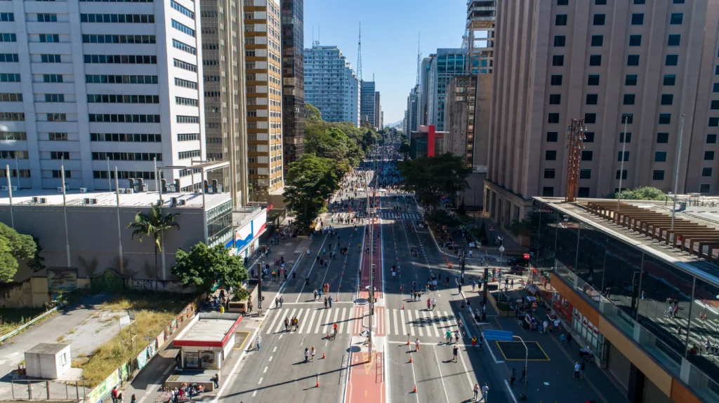 Avenida paulista em São Paulo. Cidades na COP30
